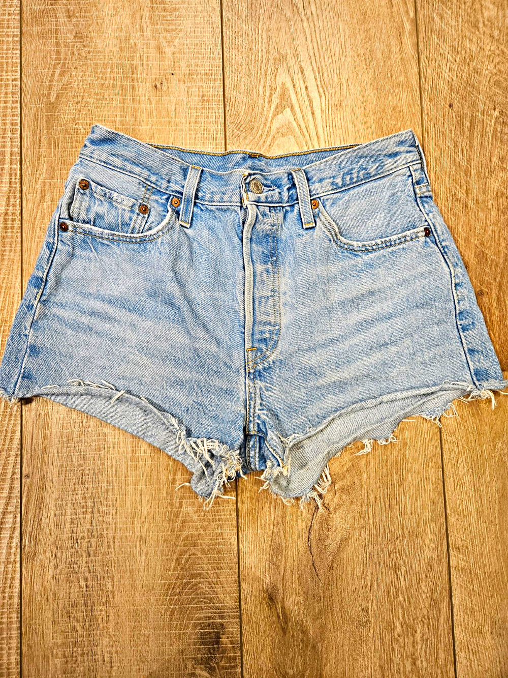 Levis 501 Original Denim Shorts Womens 29 Light Wash Cutoff High Rise Blue